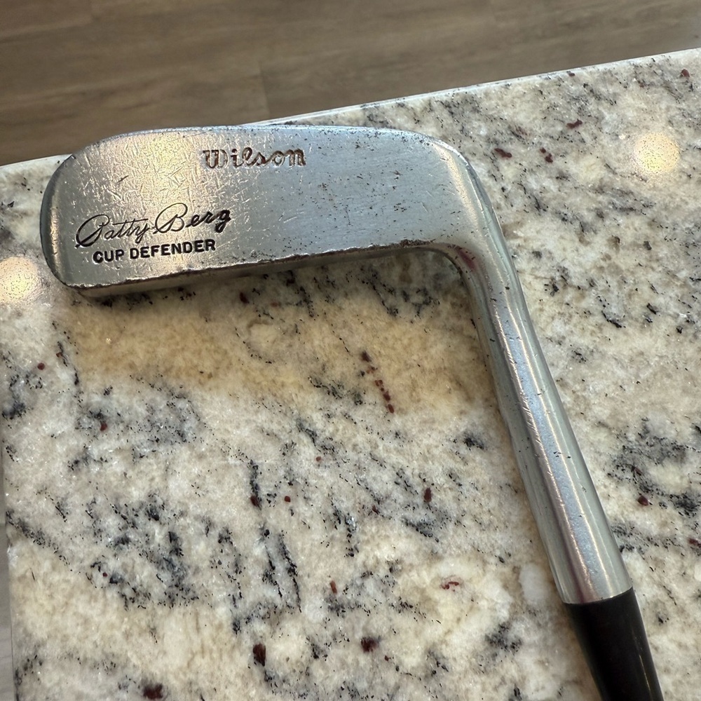 Wilson Patty Berg Cup Defender 34 inch Right Handed Women's Putter Steel Shaft